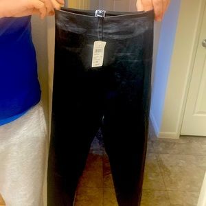 Windsor, size XS, material is leather